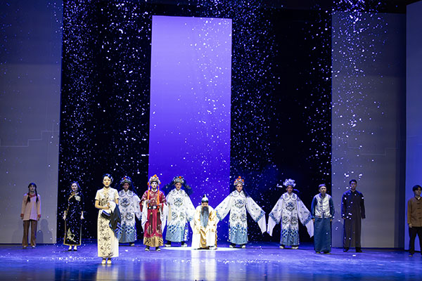 1702955234162257.jpg 演出现场2.jpg