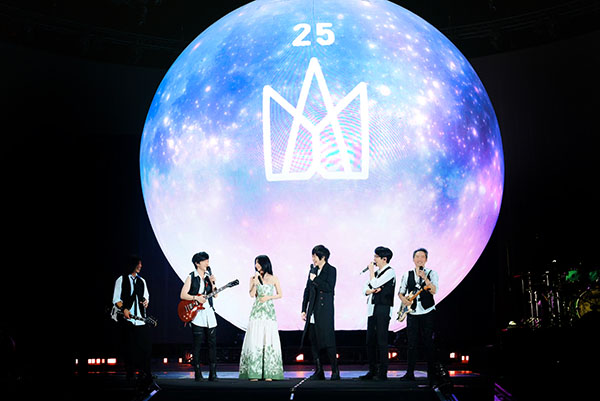 五月天《回到那一天》25周年巡回演唱会 与歌迷共创10场鸟巢摇滚万岁0