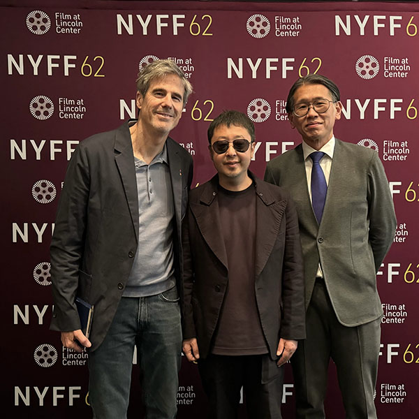 1728451992153682.jpg 《风流一代》纽约电影节首映现场,巴西导演沃尔特·塞勒斯Walter Salles、贾樟柯与纽约电影节艺术总监丹尼斯·林Dennis Lim.jpg